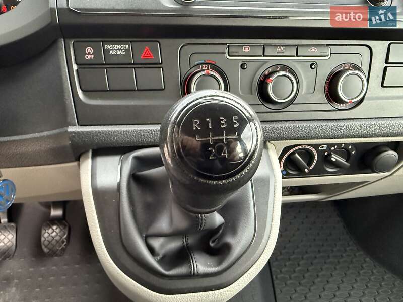 Минивэн Volkswagen Transporter 2016 в Стрые