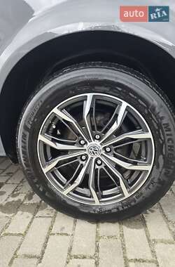 Минивэн Volkswagen Transporter 2020 в 