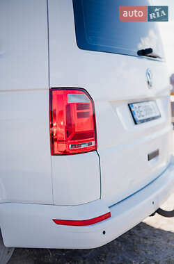 Минивэн Volkswagen Transporter 2016 в 