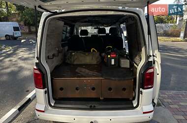 Минивэн Volkswagen Transporter 2016 в 