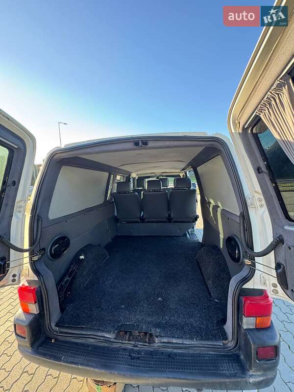 Грузопассажирский фургон Volkswagen Transporter 2002 в Львове