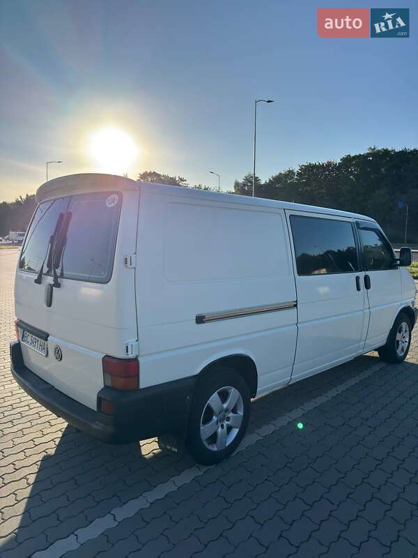 Грузопассажирский фургон Volkswagen Transporter 2002 в Львове