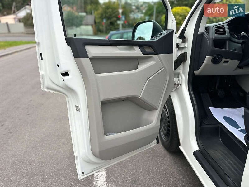 Грузовой фургон Volkswagen Transporter 2016 в Виннице
