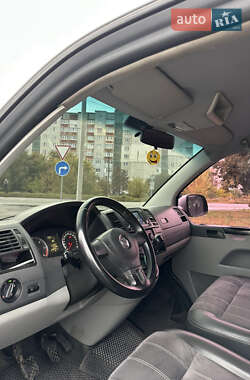 Минивэн Volkswagen Transporter 2010 в 