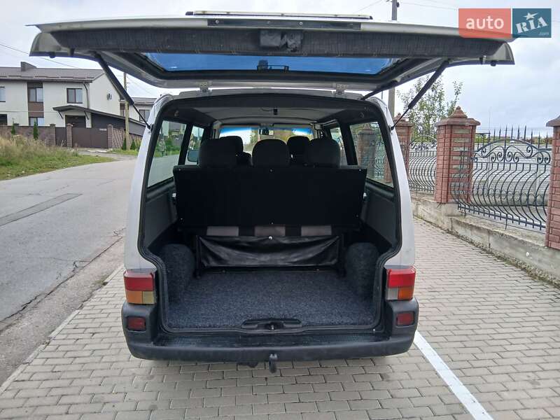 Минивэн Volkswagen Transporter 2003 в Ровно