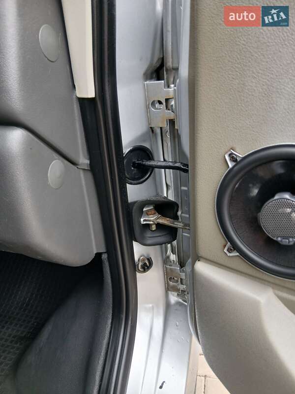 Минивэн Volkswagen Transporter 2003 в Ровно