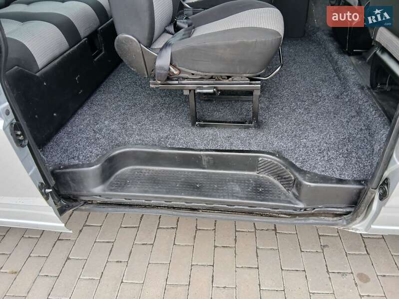 Минивэн Volkswagen Transporter 2003 в Ровно