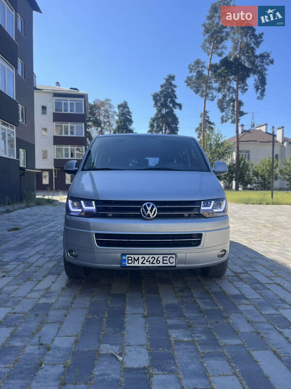 Минивэн Volkswagen Transporter 2012 в 