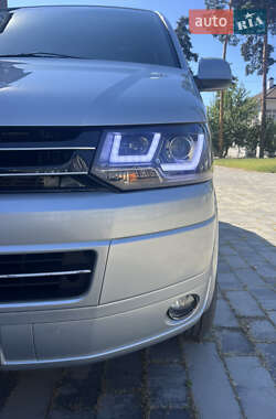 Минивэн Volkswagen Transporter 2012 в 