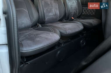 Минивэн Volkswagen Transporter 2016 в 