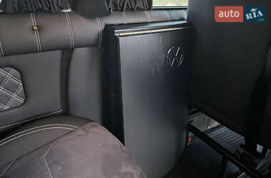 Минивэн Volkswagen Transporter 2016 в 