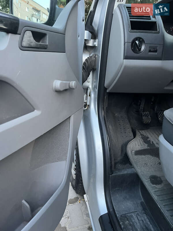 Минивэн Volkswagen Transporter 2005 в Сумах