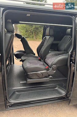 Минивэн Volkswagen Transporter 2019 в 
