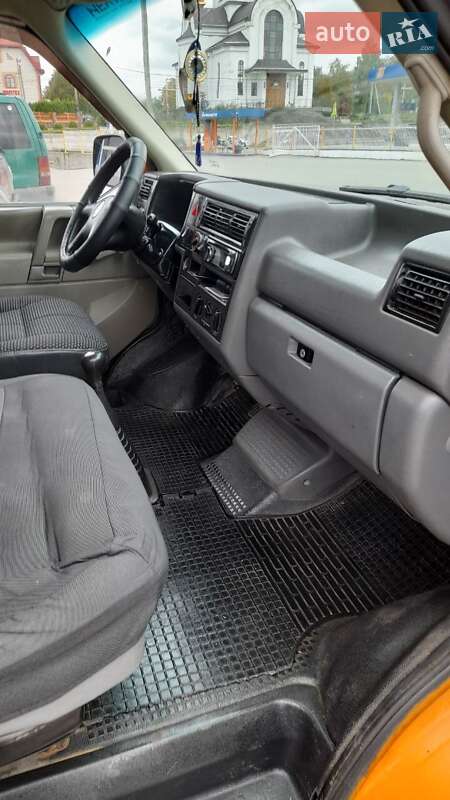 Минивэн Volkswagen Transporter 2000 в Тернополе