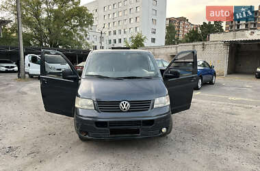 Вантажопасажирський фургон Volkswagen Transporter 2004 в Харкові