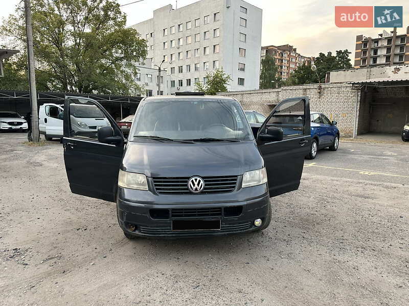 Грузопассажирский фургон Volkswagen Transporter 2004 в 