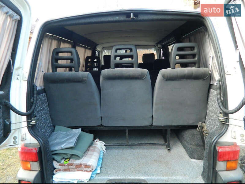 Минивэн Volkswagen Transporter 2000 в Яремче