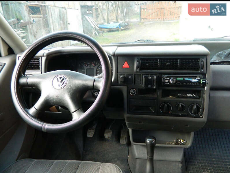 Минивэн Volkswagen Transporter 2000 в Яремче