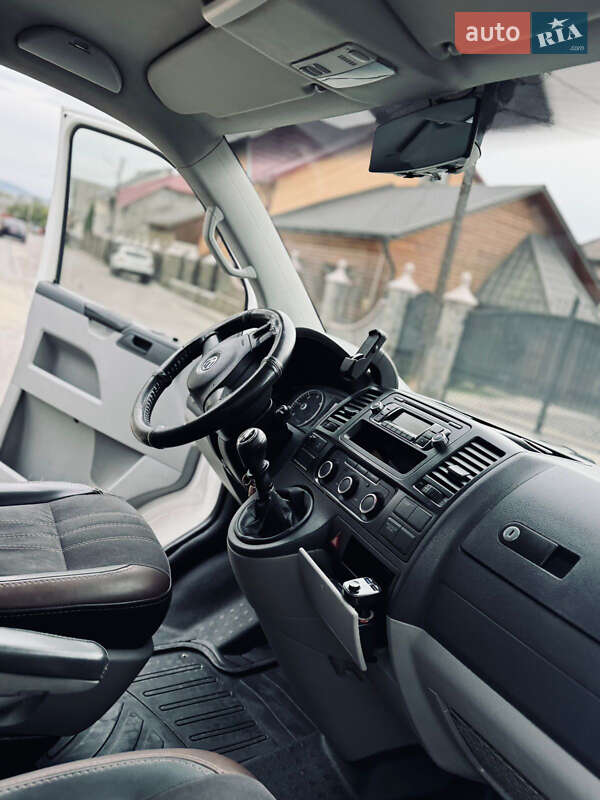 Минивэн Volkswagen Transporter 2010 в Солотвине