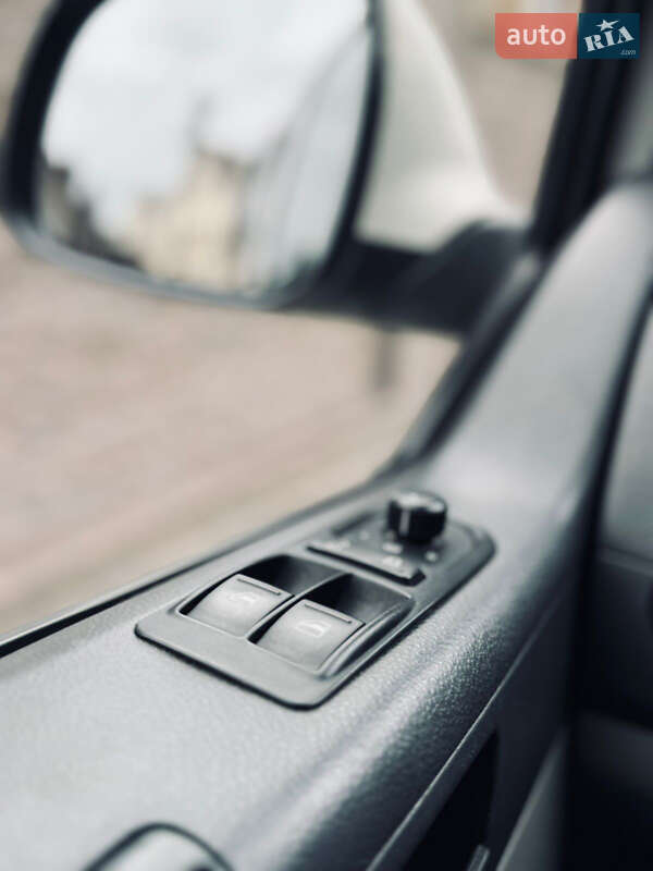 Минивэн Volkswagen Transporter 2010 в Солотвине