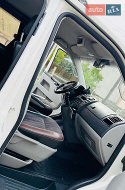 Минивэн Volkswagen Transporter 2010 в 