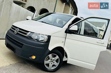 Минивэн Volkswagen Transporter 2010 в 