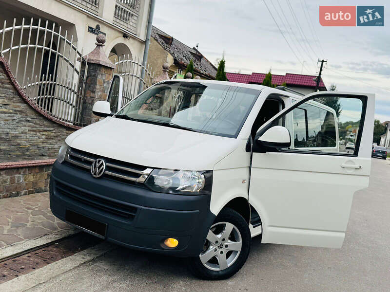 Минивэн Volkswagen Transporter 2010 в Солотвине