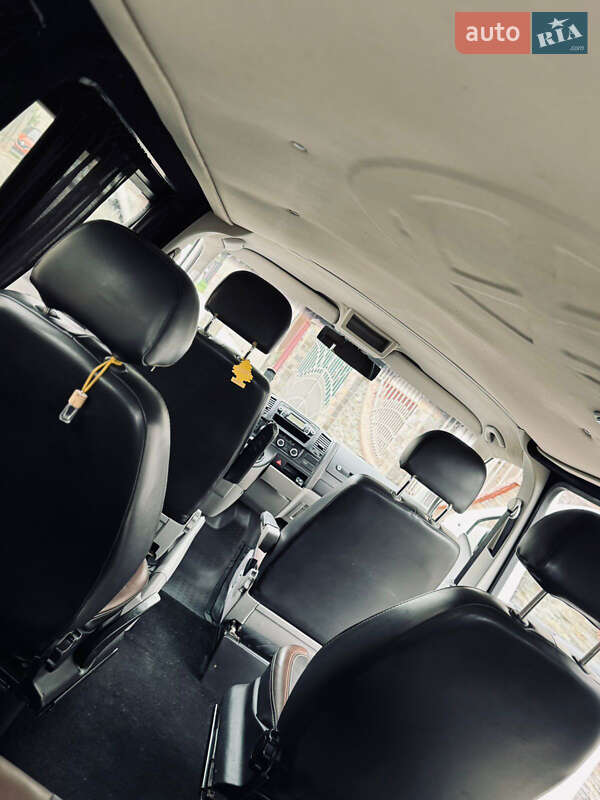 Минивэн Volkswagen Transporter 2010 в Солотвине
