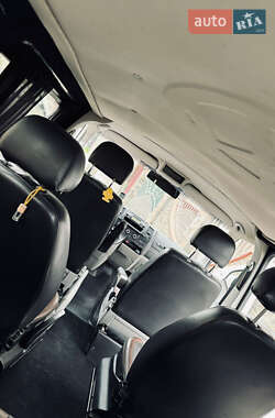 Минивэн Volkswagen Transporter 2010 в 