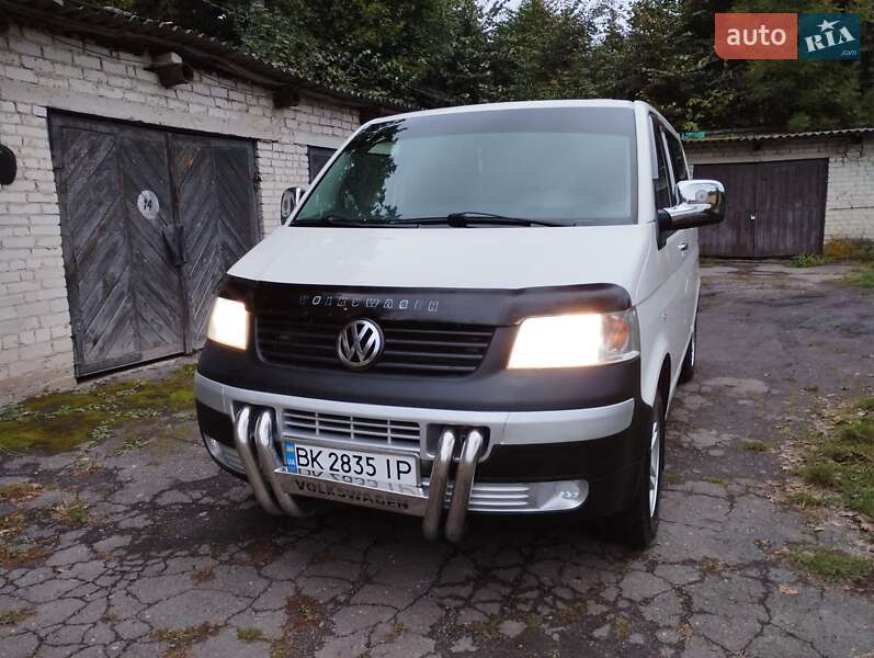Минивэн Volkswagen Transporter 2007 в Остроге