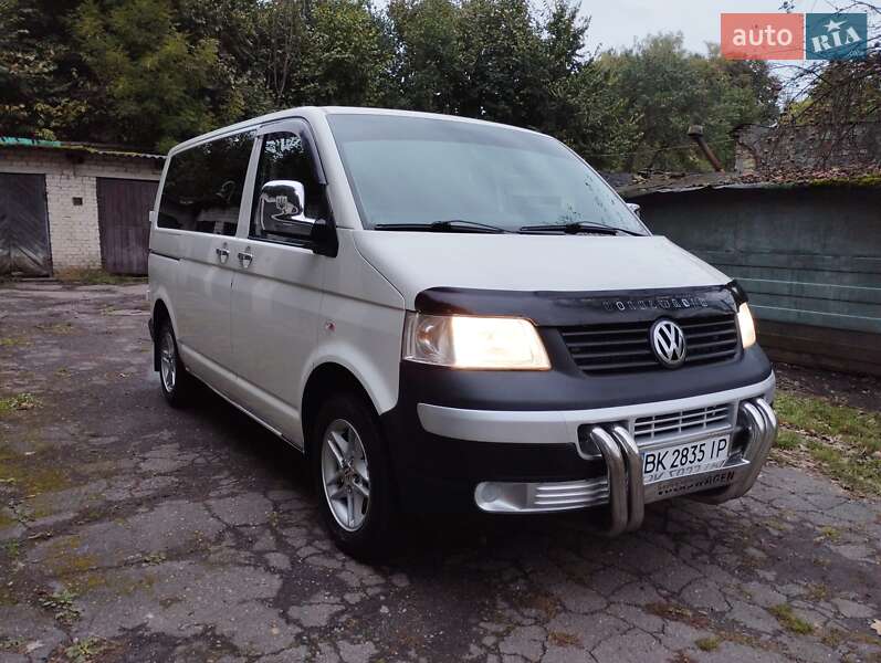 Минивэн Volkswagen Transporter 2007 в Остроге