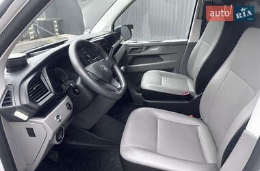 Грузовой фургон Volkswagen Transporter 2023 в 