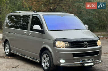 Минивэн Volkswagen Transporter 2011 в 