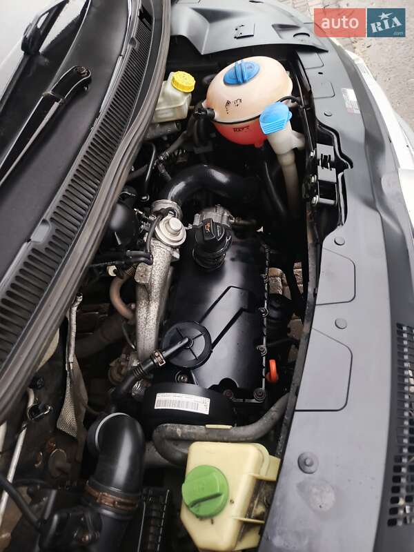 Мінівен Volkswagen Transporter 2006 в Білі Ослави