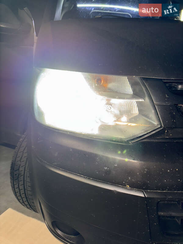 Грузовой фургон Volkswagen Transporter 2012 в Киеве