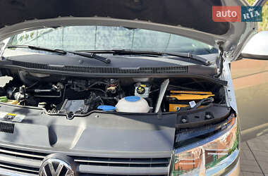 Минивэн Volkswagen Transporter 2017 в 