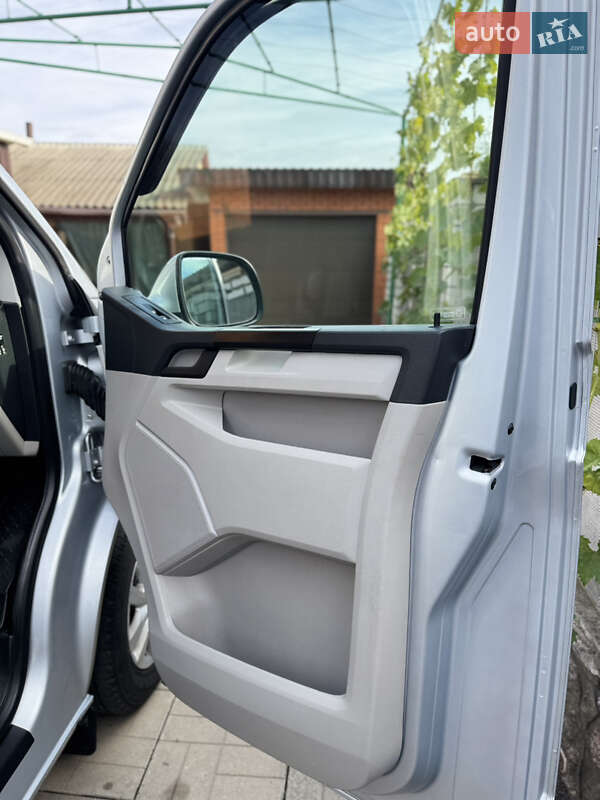 Минивэн Volkswagen Transporter 2017 в Полтаве