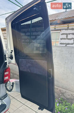 Минивэн Volkswagen Transporter 2017 в 
