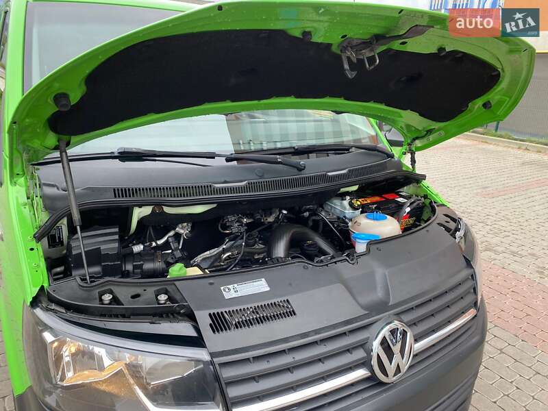Минивэн Volkswagen Transporter 2015 в Ивано-Франковске