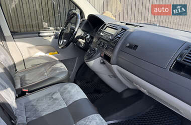 Минивэн Volkswagen Transporter 2011 в 
