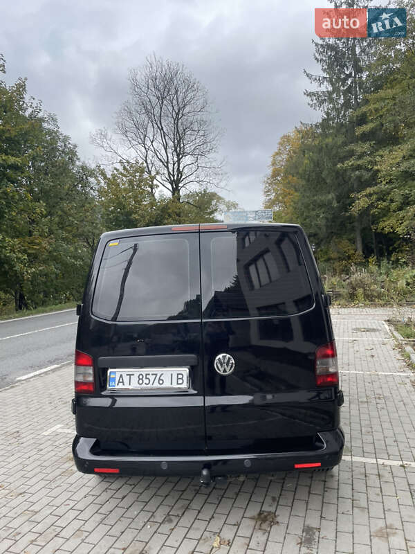 Минивэн Volkswagen Transporter 2007 в Яремче