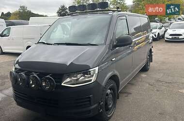 Вантажний фургон Volkswagen Transporter 2017 в Радомишлі