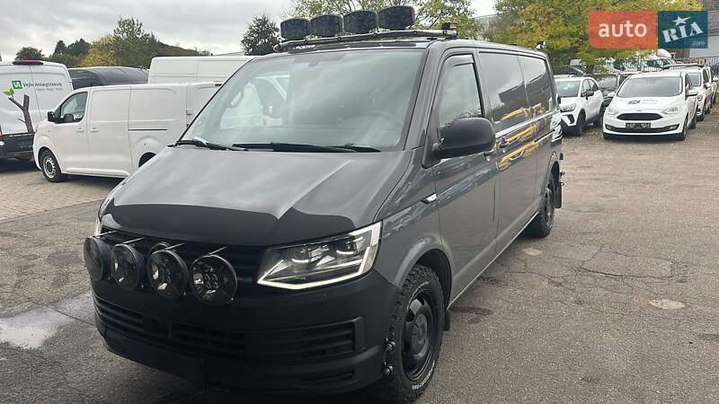 Грузовой фургон Volkswagen Transporter 2017 в 