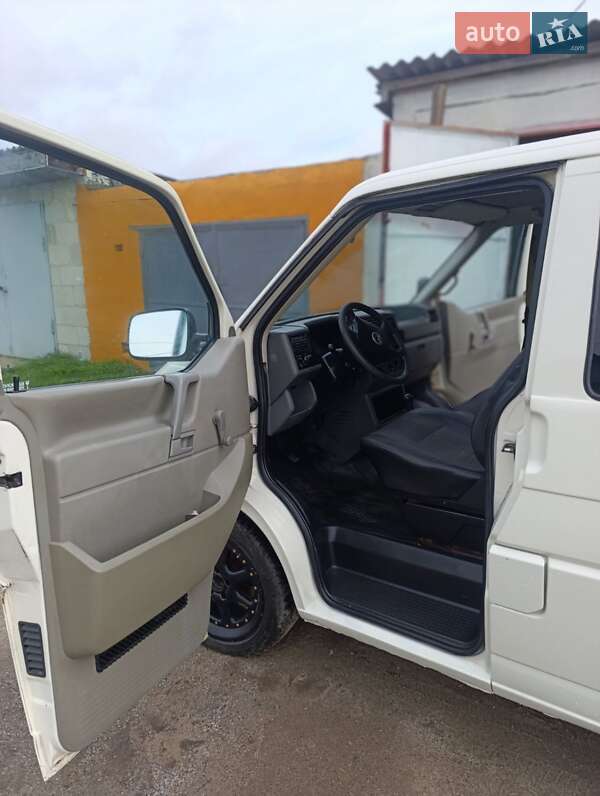 Мінівен Volkswagen Transporter 2002 в Рівному