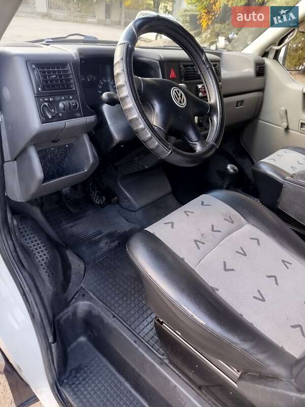 Грузопассажирский фургон Volkswagen Transporter 1999 в Днепре