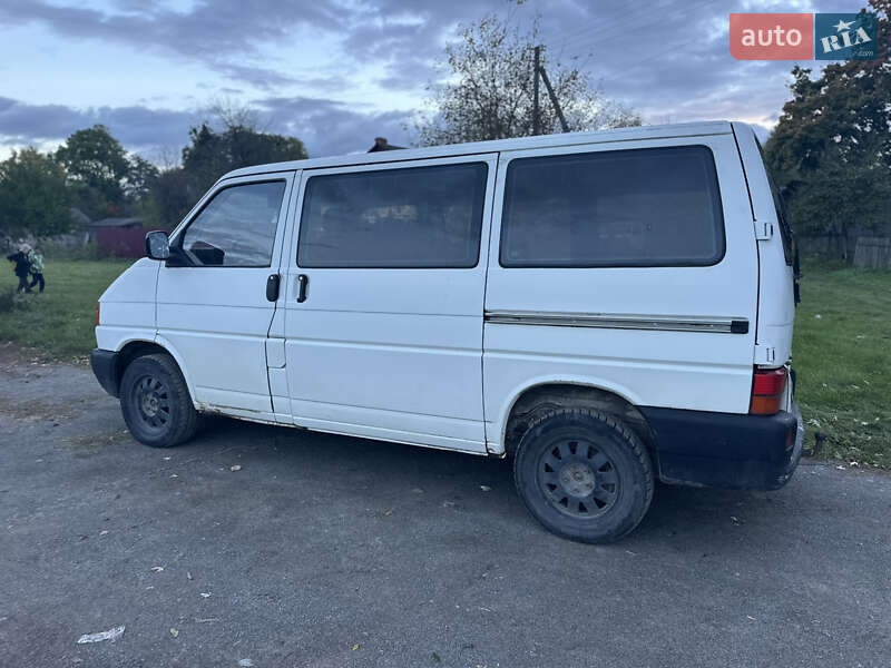 Минивэн Volkswagen Transporter 2000 в Любомле