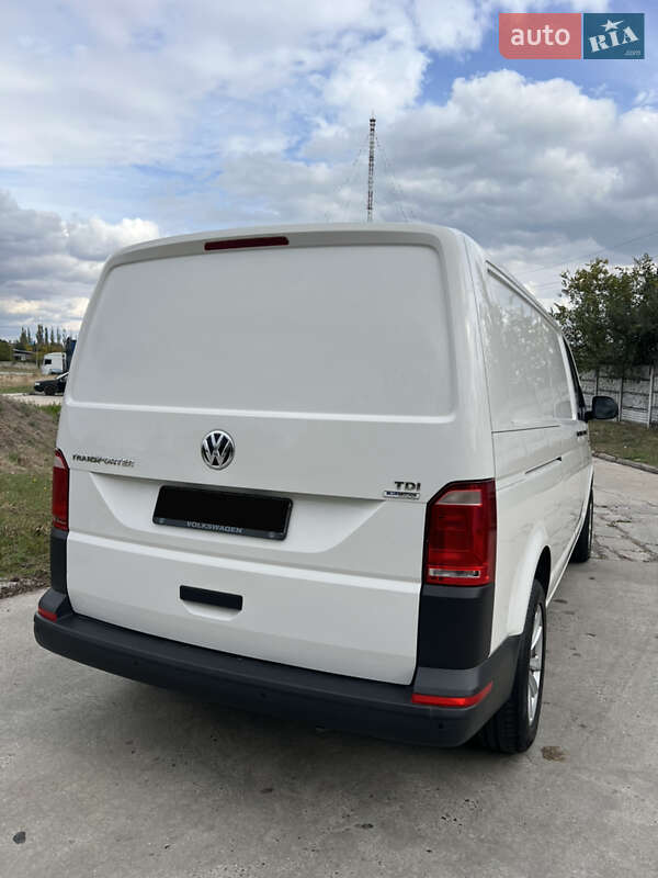Грузовой фургон Volkswagen Transporter 2016 в Николаеве