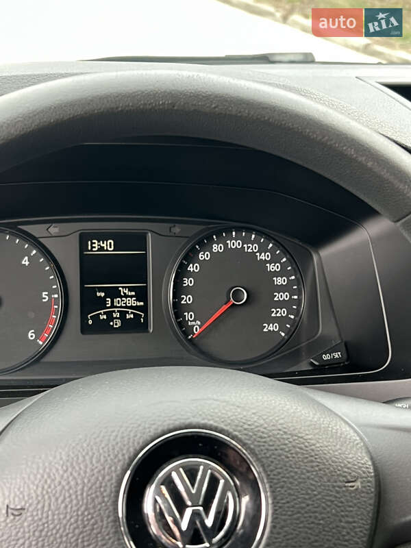 Грузовой фургон Volkswagen Transporter 2016 в Николаеве
