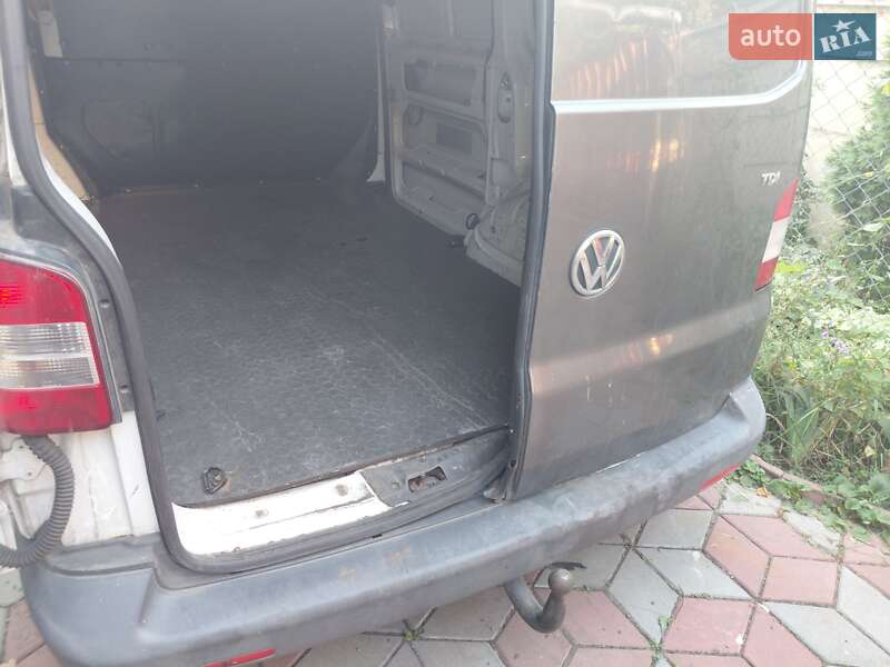 Грузовой фургон Volkswagen Transporter 2011 в Киеве