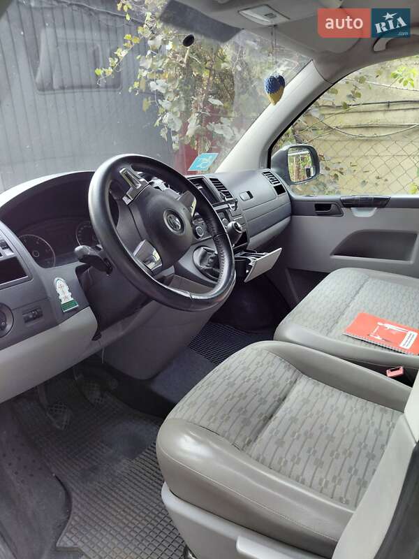 Грузовой фургон Volkswagen Transporter 2011 в Киеве